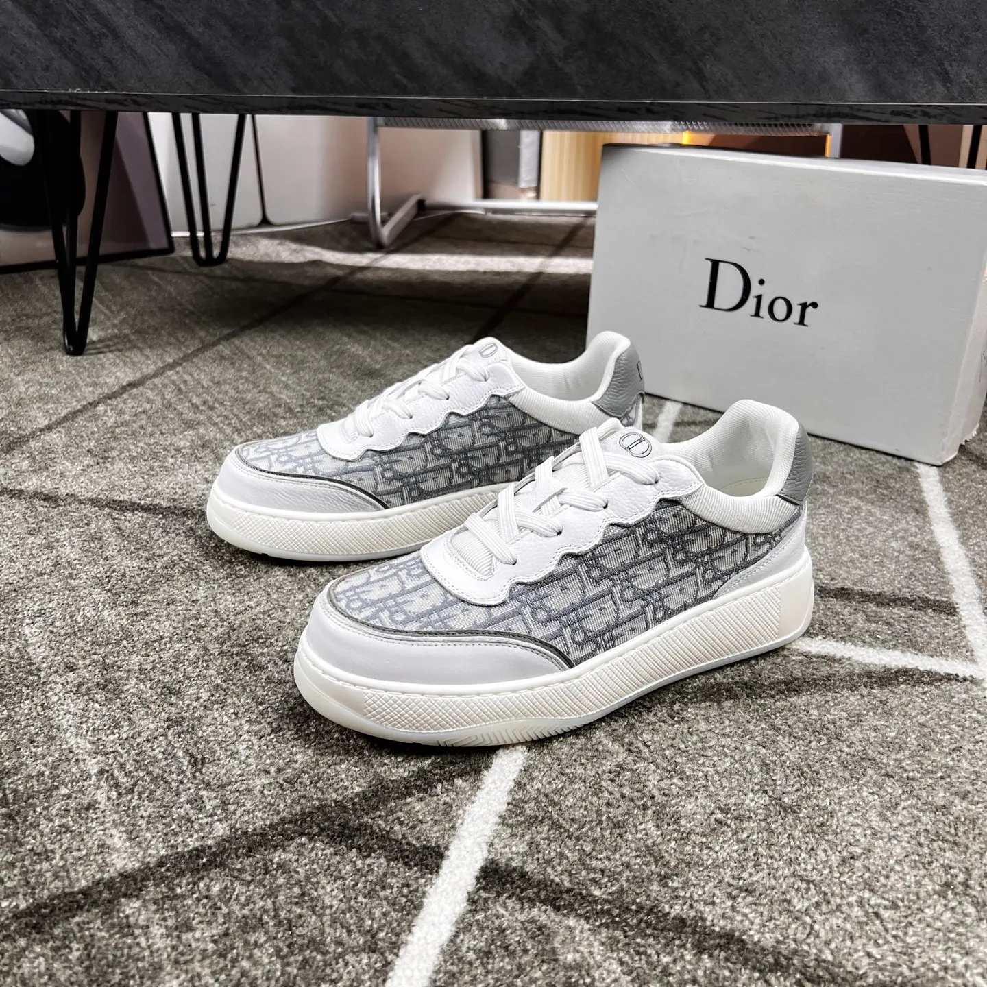 Factory price: 420💰Dior's new casual men's shoes👉 👉 Fashionable and versatile, 💞 simple and elegant style, 🔊 The fabric is made of imported cowhide with original fabric, ☑️Sheepskin feet inside, original wear-resistant rubber outsole, exclusive new style, actual shot, four colors available, code number: 38-44, (45 can be customized)